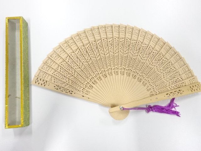 JAPANESE KIMONO / ANTIQUE SANDALWOOD FAN